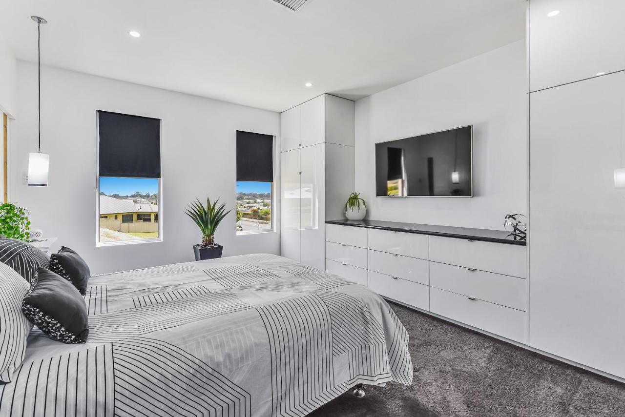 Ferienwohnung Conroe Executive Townhouse - Modern & Stylish Mount Gambier Exterior foto